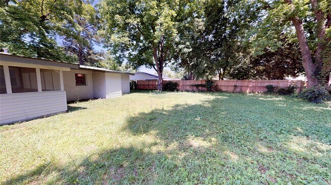 Building Photo - 1170 Josephine Ave