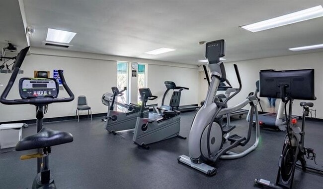 Building Photo - 111 Briny Ave