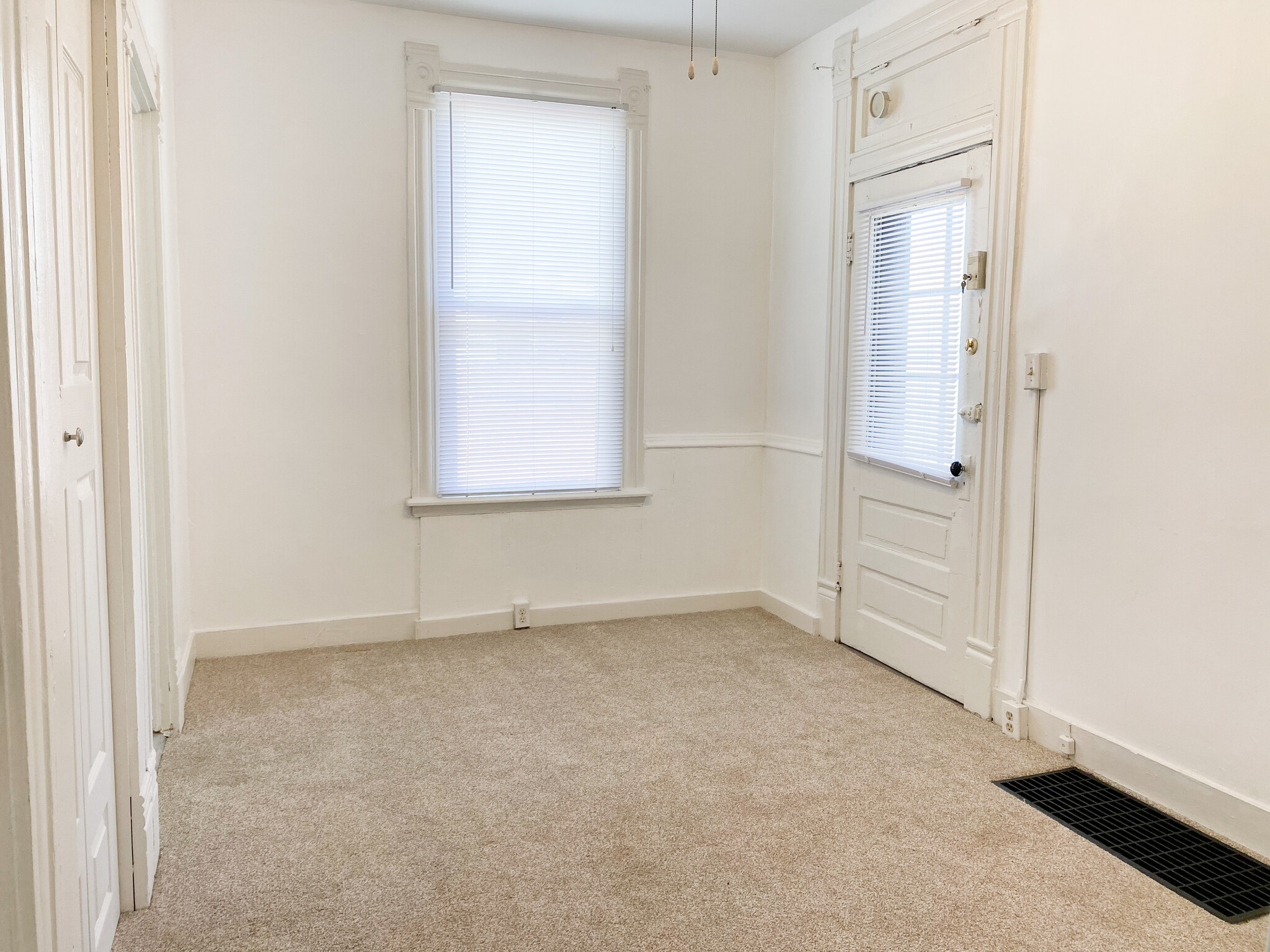 2 Bedroom - 432 E Whittier St
