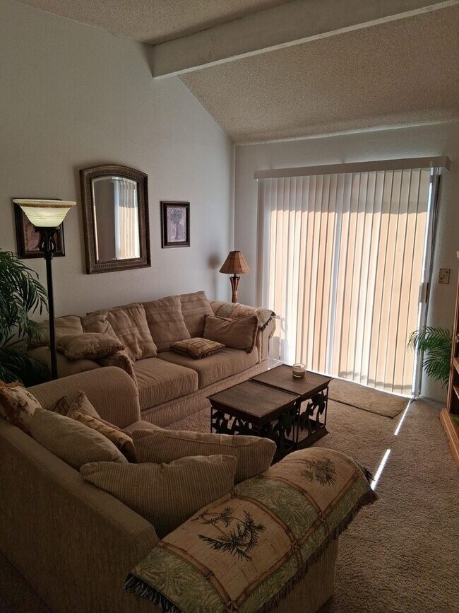 Building Photo - Dream Riverfront 2BR Condo in Bullhead City