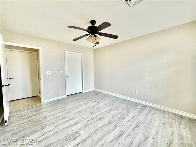 Building Photo - 4819 S Torrey Pines Dr