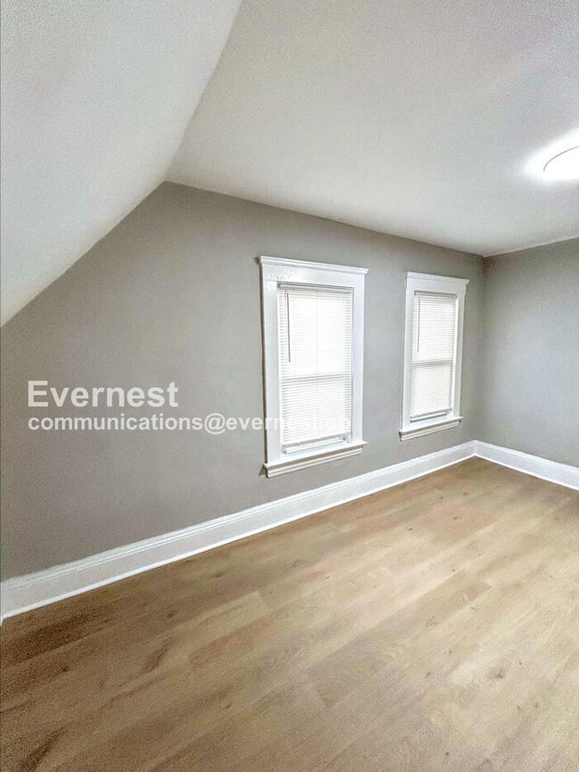 Building Photo - 18709 Arrowhead Ave