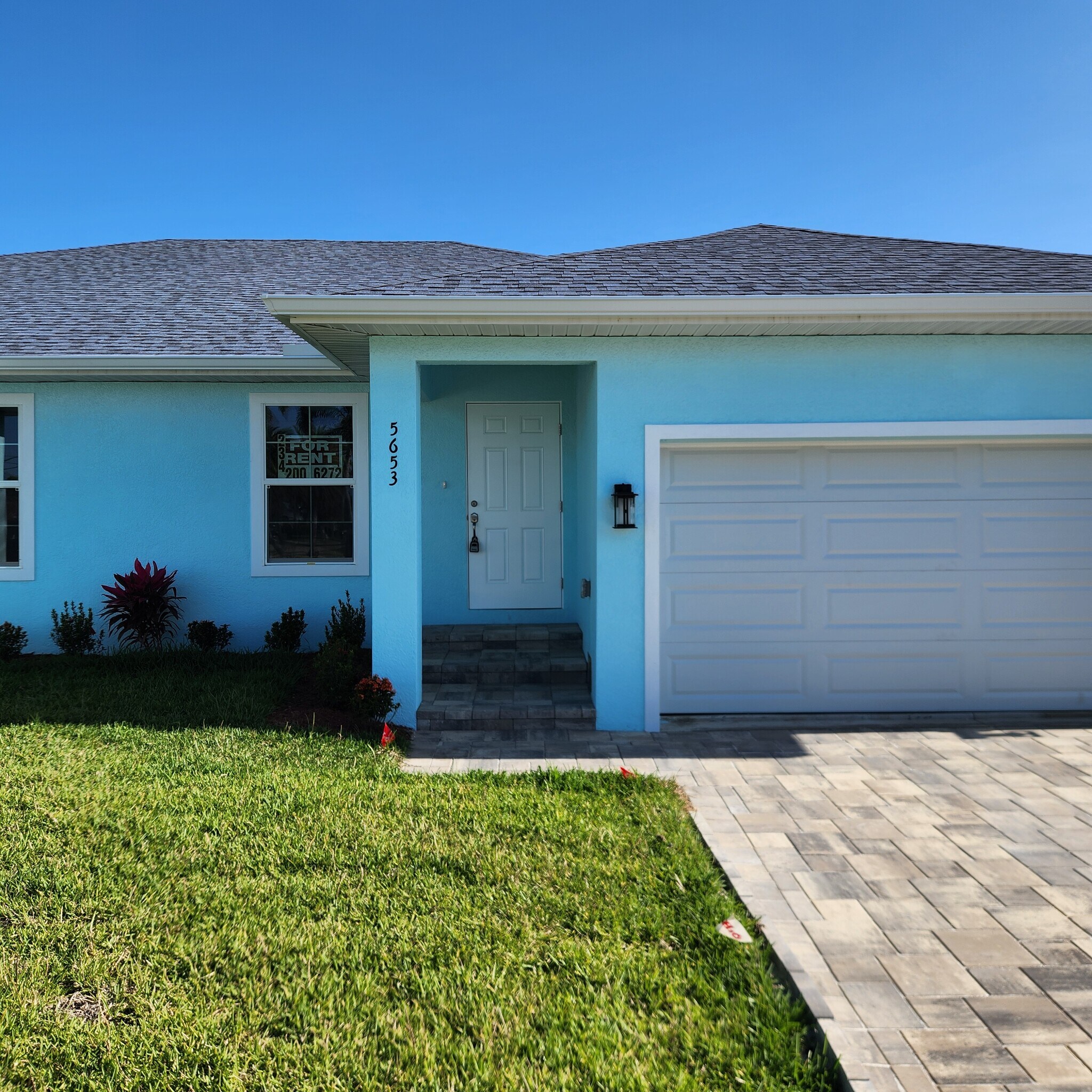Building Photo - 5653 Genesee Pky