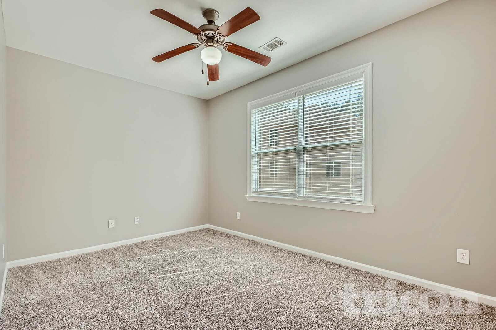 Building Photo - 3605 Long Lake Dr