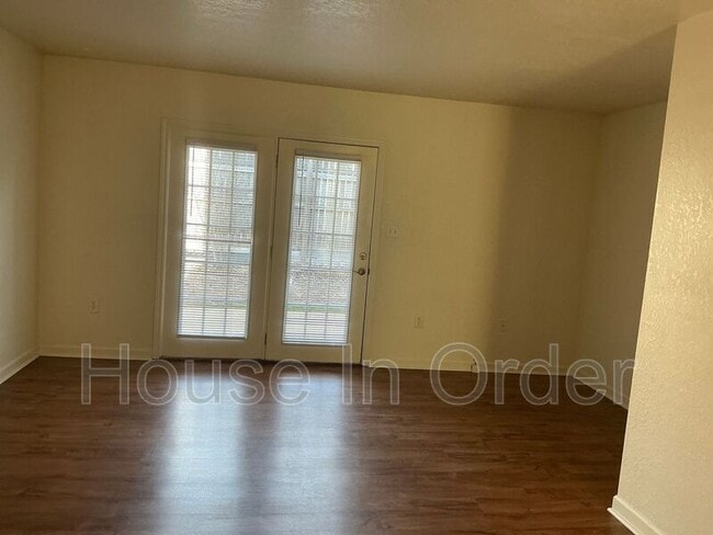 Building Photo - 11 Rathfarnham Rd