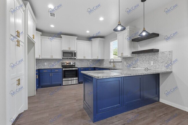 Building Photo - 2524 Creek Dr