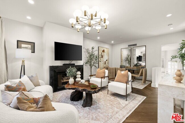 Building Photo - 202 San Vicente Blvd