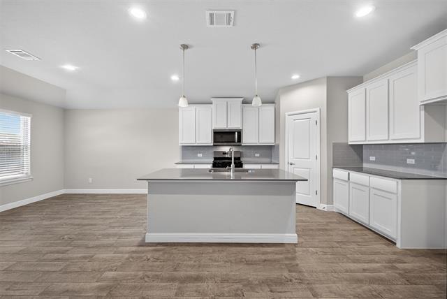 Building Photo - 1321 Greenfield Dr