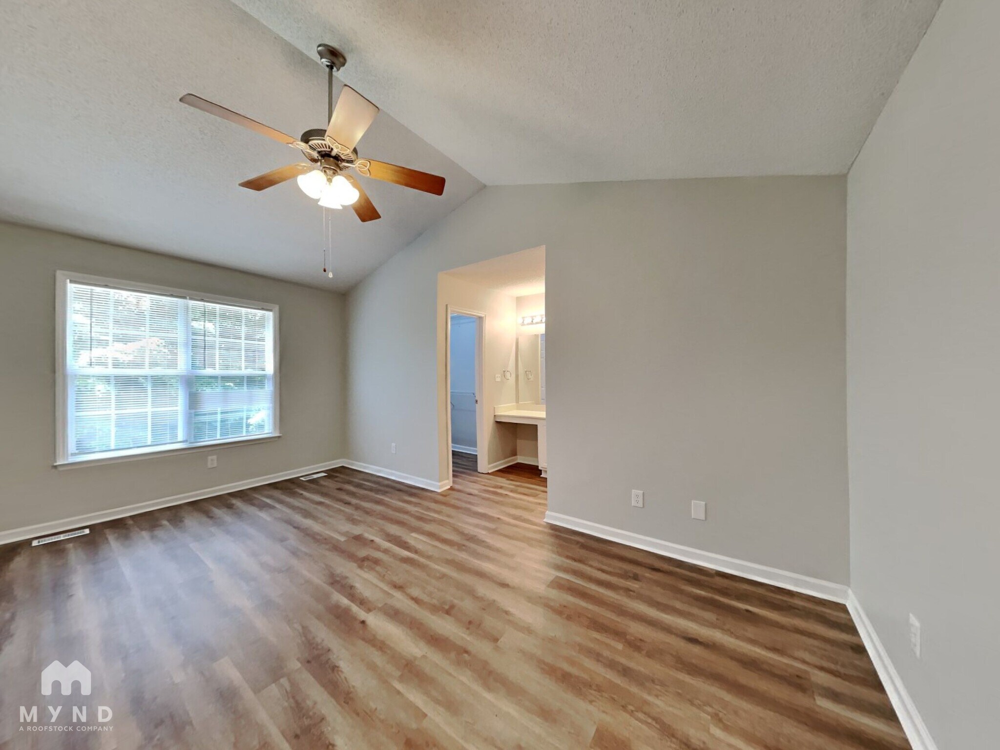 Building Photo - 589 Spaniel Ln
