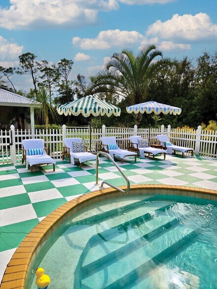 Building Photo - 15100 Sweetwater Ct