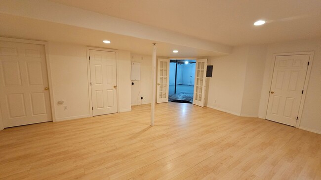 Building Photo - Executive Ranch in the Broadlands