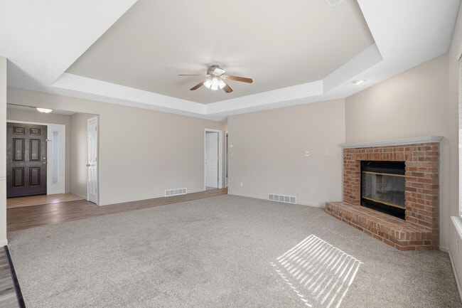 Building Photo - 5561 Waterfront Dr N