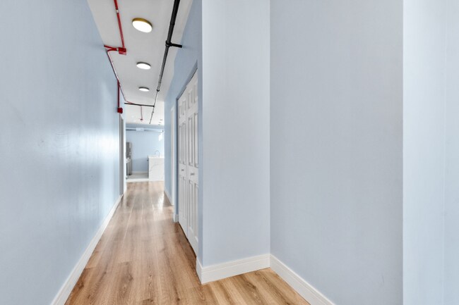 Building Photo - 9865 W Roosevelt Rd