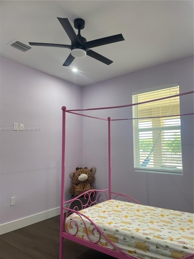 Building Photo - 675 N Romero St