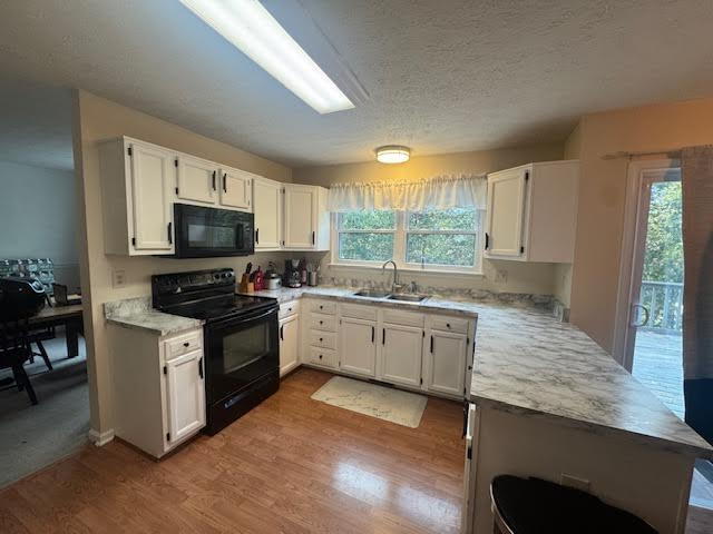 Building Photo - "Spacious 4-Bedroom Haven with 3 Full Bath...
