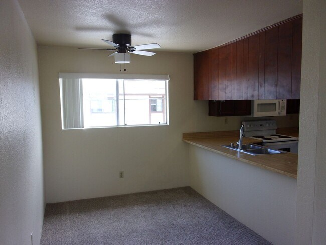 Building Photo - 408
