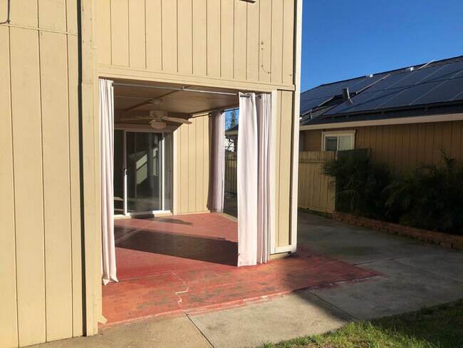 Building Photo - Cozy & Well-Maintained Home in a Peaceful ...