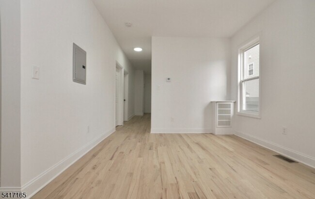 Building Photo - 43 Bragaw Ave