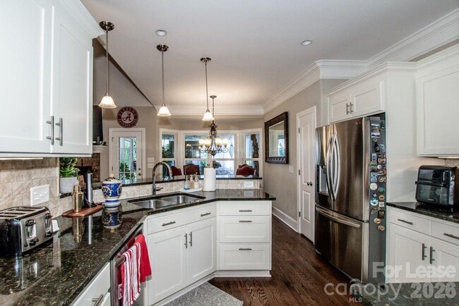 Building Photo - 111 River Birch Cir