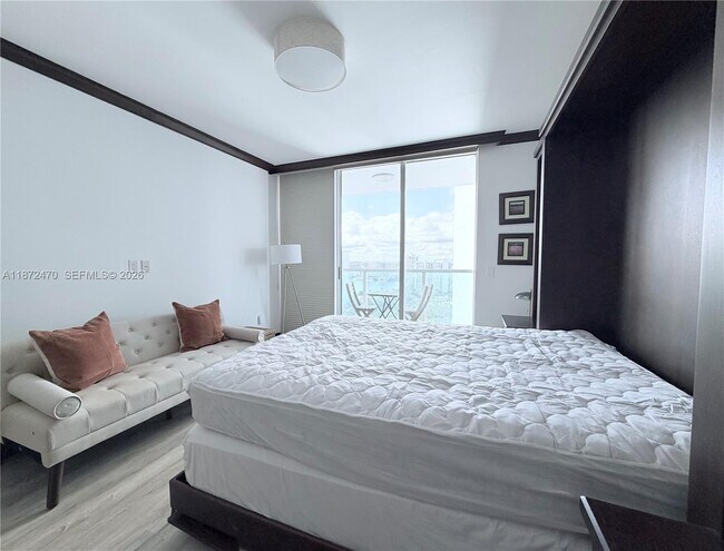 Building Photo - 3201 NE 183rd St