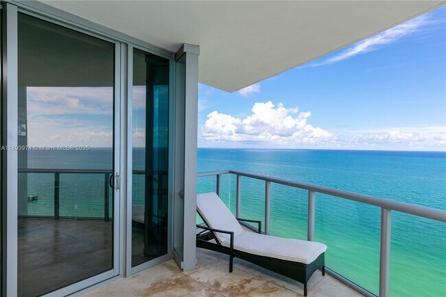 Building Photo - 17121 Collins Ave