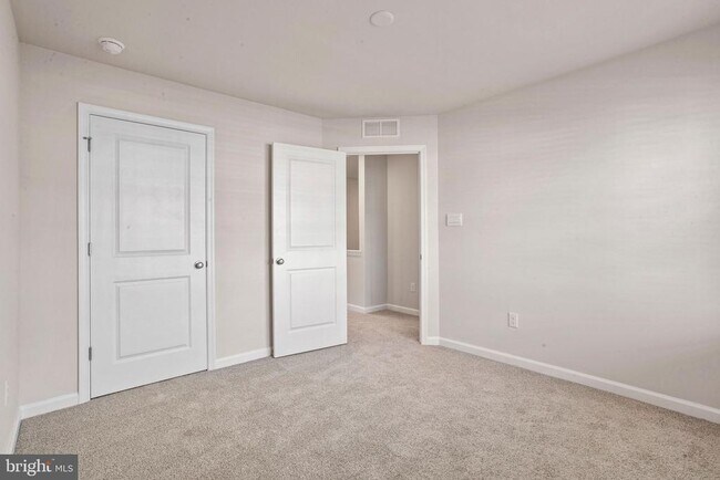 Building Photo - 30 Cardinal Wy