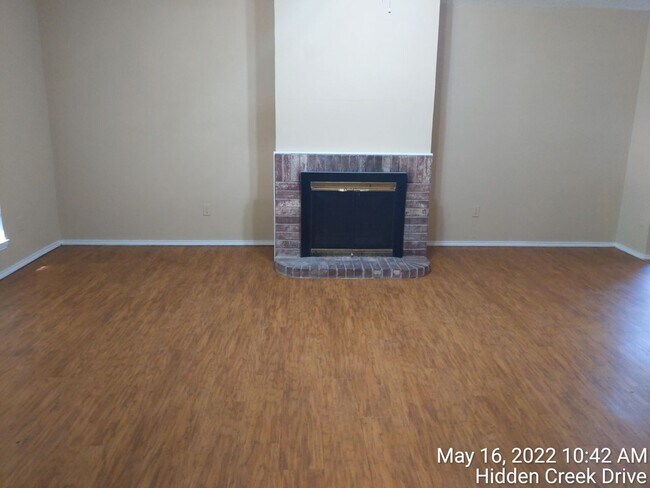 Building Photo - 1200 Hidden Creek Dr
