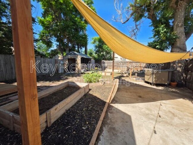 Building Photo - 4543 Columbine St