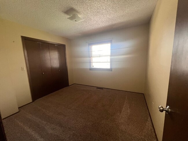 Building Photo - Spacious 4 Bed / 3 Bath Home in Southeast Wichita