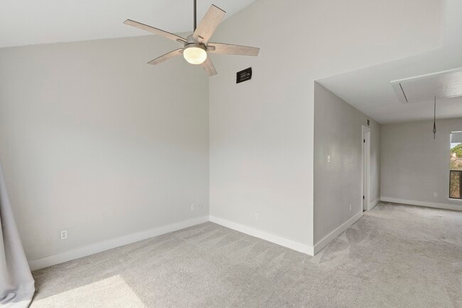Building Photo - 1063 Country Pl Dr