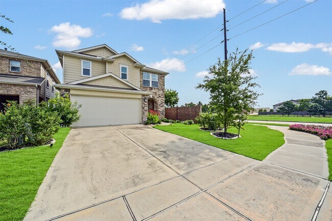 Building Photo - 16502 Live Oak Canyon Dr