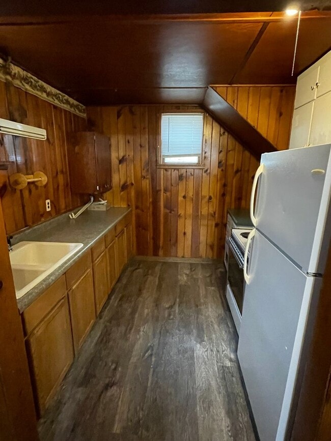 Building Photo - 3 Bedroom, 2 Bath Home for Rent