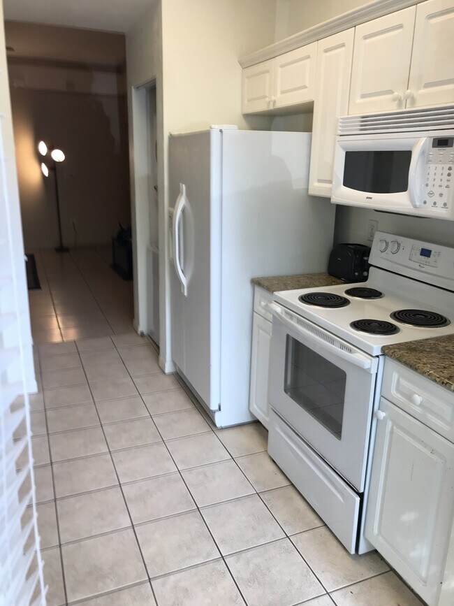 Building Photo - Saint Charles - Luxury 2 Bedroom, 2 Bathroom Condo