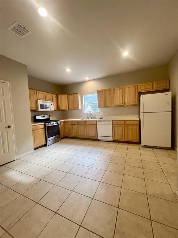 Building Photo - 1307 Walnut Ave