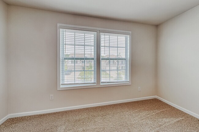 Building Photo - 5301 Ennisworth Ln
