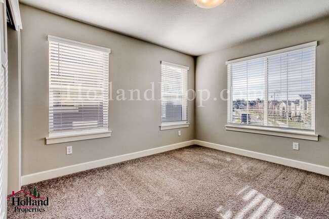 Building Photo - Beautiful 4-bedroom, 3-bathroom residence in desirable Hillsboro, OR.