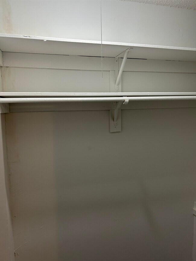 Building Photo - 3635 Chesterwood Dr