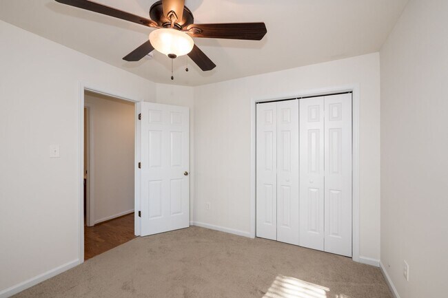 Building Photo - Beautiful Ranch in Pine Meadows | Water View