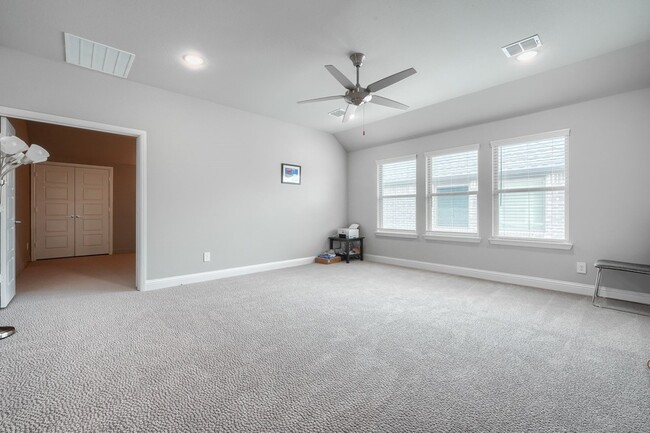 Building Photo - 929 Newcastle Dr