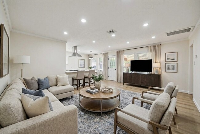 Building Photo - 9631 Philmont Dr