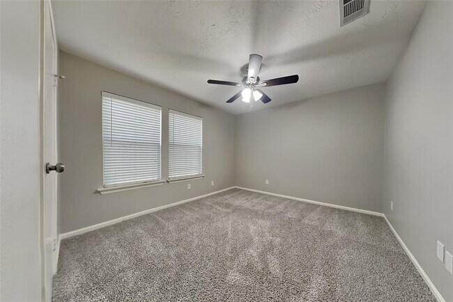 Building Photo - 9 Briervine Ct