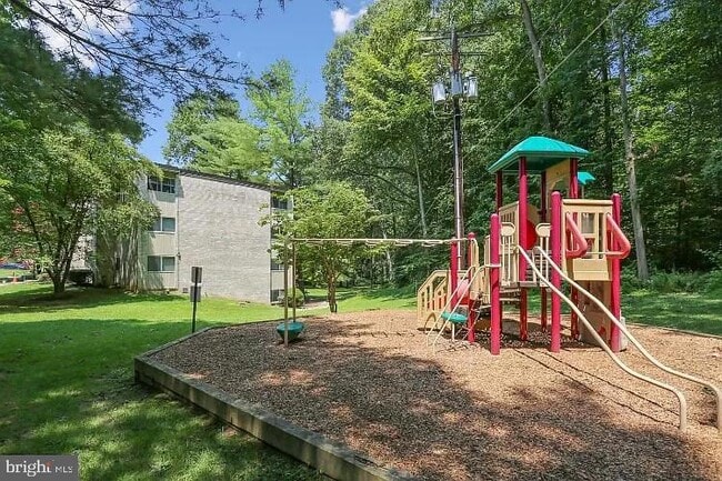 Building Photo - 12405 Braxfield Ct