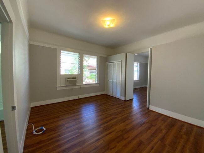 Building Photo - CHARMING SINGLE LEVEL KAIMUKI HOME