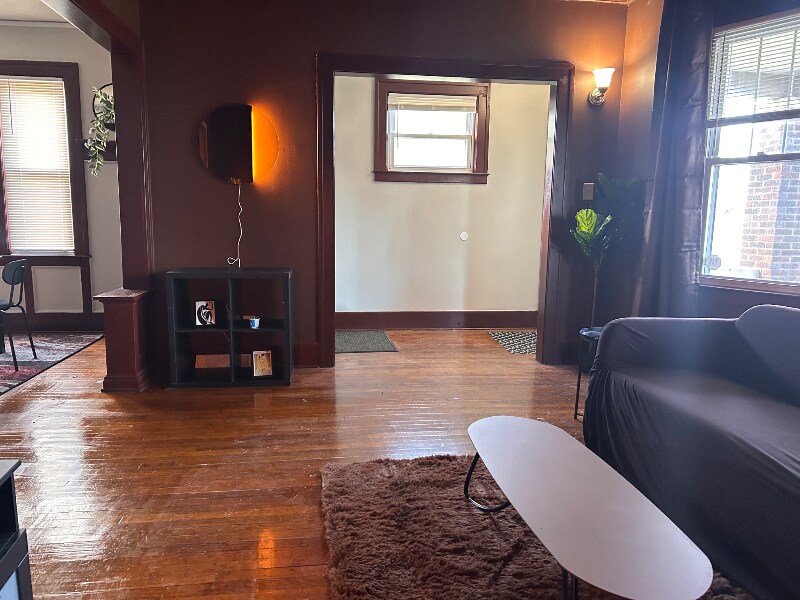 Building Photo - 875 Philip St