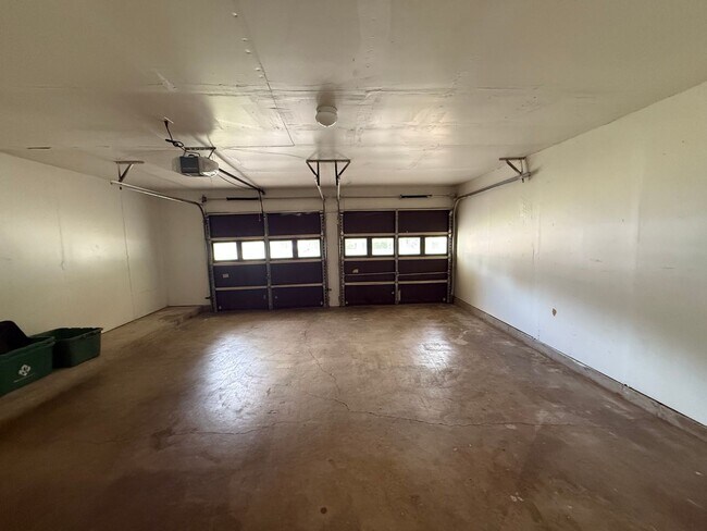 Building Photo - 3 Bed | 2 Bath | 2-Car Garage + Carport – ...