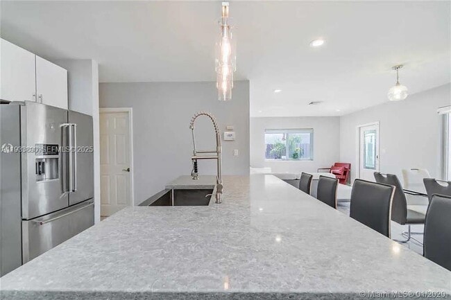 Building Photo - 1731 NE 172nd St