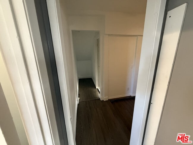 Building Photo - 1505 S Dunsmuir Ave