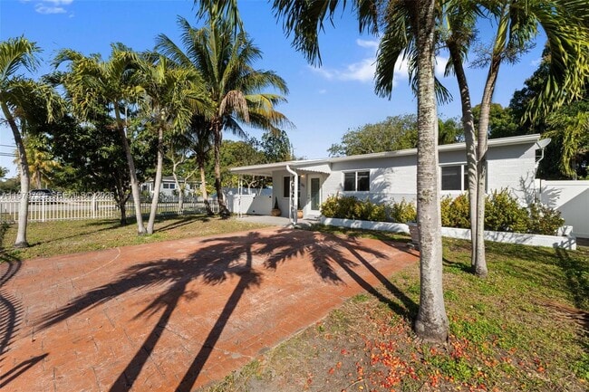 Building Photo - 201 NE 169th St