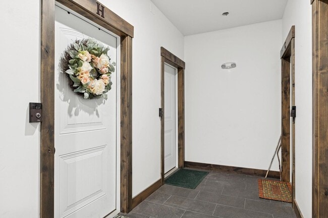 Building Photo - Delightful Monterra 2 Bed 2 Bath Condo with Views of Glacier Park