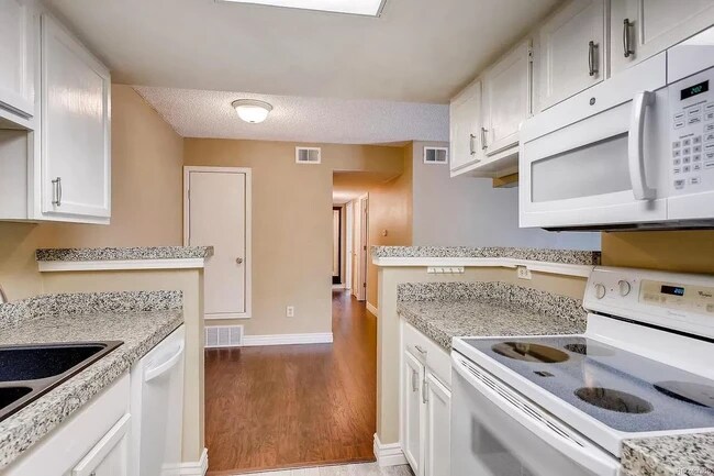 Building Photo - 4400 S Quebec St